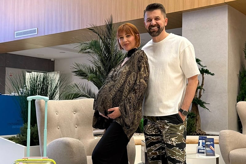 Amel Ćurić i njegova supruga Jelena dobili kćerku: “Rođena je Naja, sreća najvećeg sjaja”