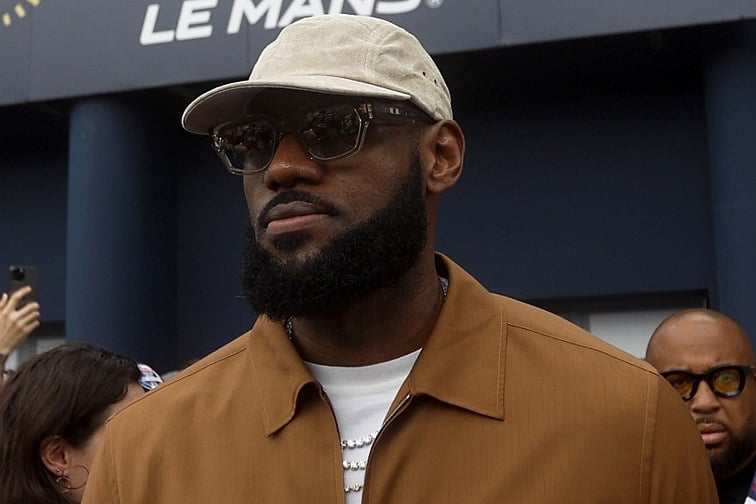 LeBron James otkazao dolazak na Met Galu zbog povrede koljena, trebao biti počasni domaćin