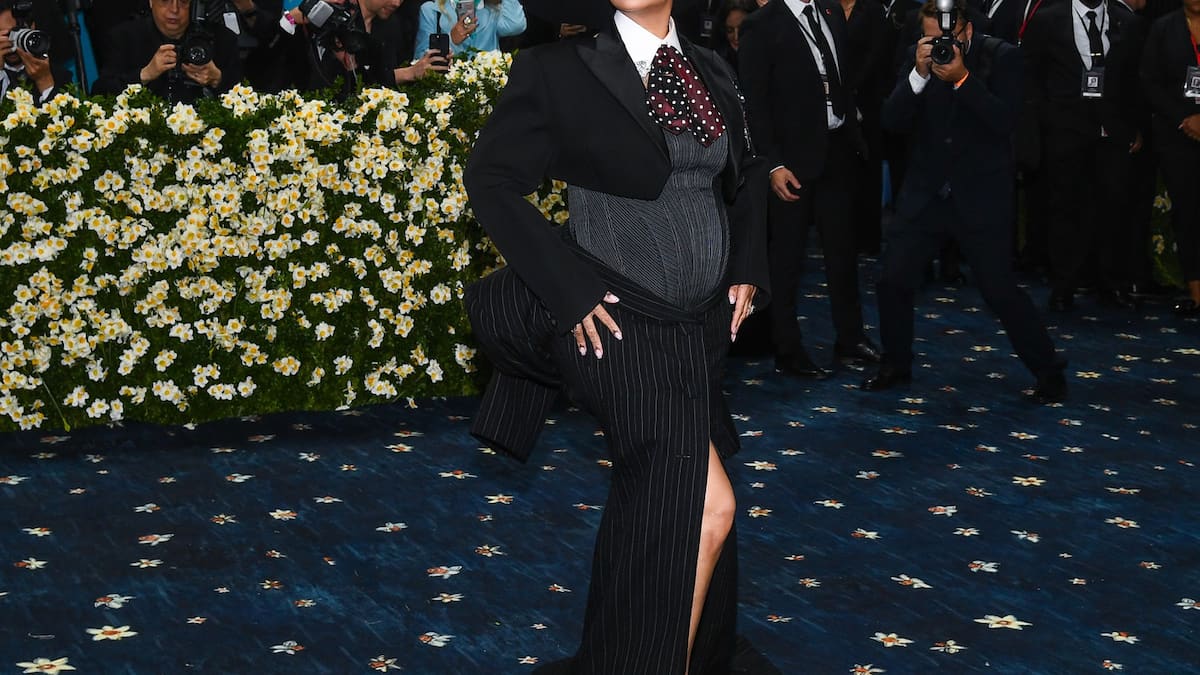 Sa bebinim izbočenjem u Met Gala: Rihanna je opet trudna