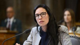 Budući državni vijećnik Céline Vara objasnjen je na njenim obiteljskim praznicima u Omanu