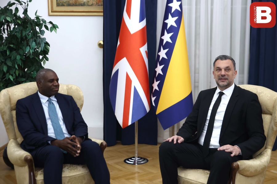 ‘SB’ PATROLA: Britanski šef diplomatije stigao u Sarajevo, sastao se sa Konakovićem (FOTO)