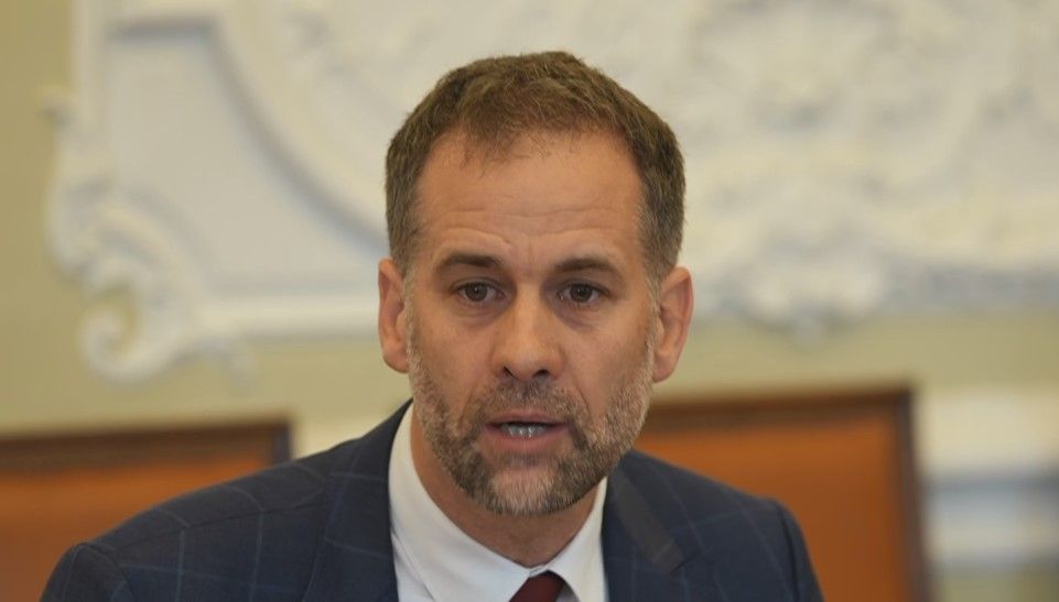 Hodgers podliježe iz državnog vijeća: “Učinio sam svoje vrijeme”