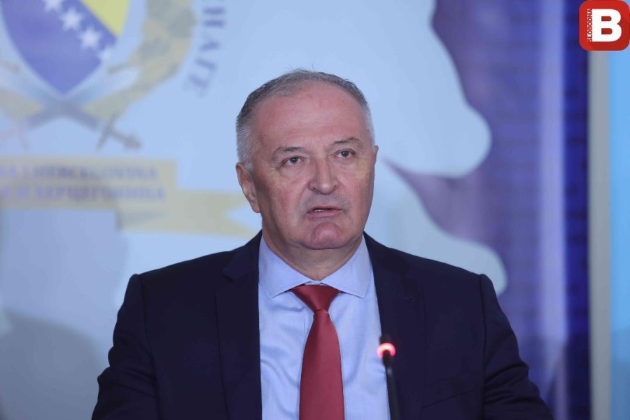 MINISTAR ZUKAN HELEZ POTPISAO NAREĐENJE: Dodiku, Stevandiću i Viškoviću zabranjen pristup lokacijama Oružanih snaga BiH!