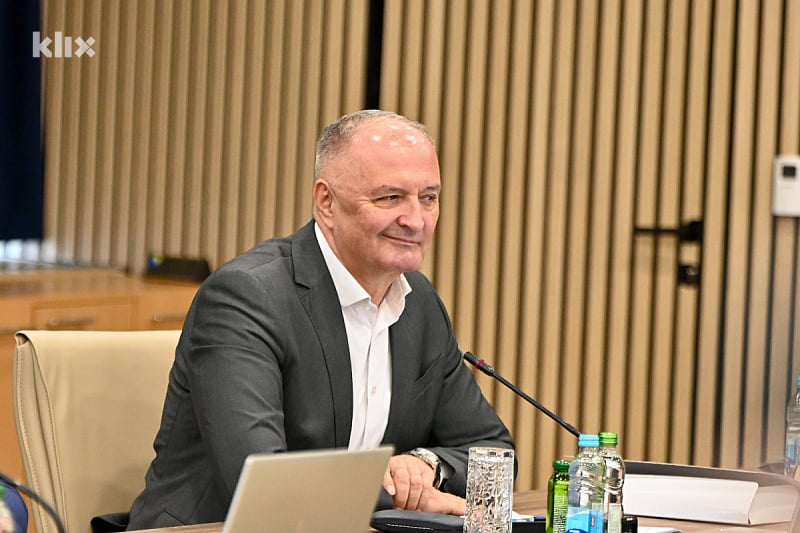 Objavljujemo detalje Helezove naredbe o zabrani ulaska Dodiku, Stevandiću i Viškoviću u kasarnu OS BiH