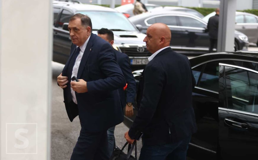 Granična policija zaustavila Dodikovu kolonu na ulazu u BiH