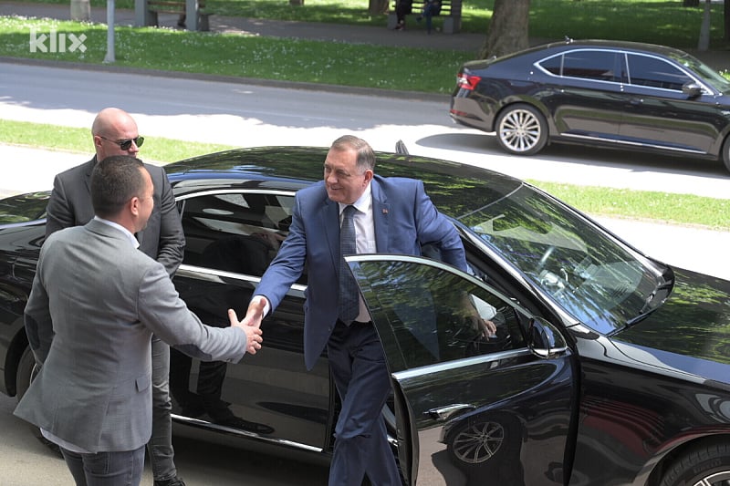 Dodik stigao na sastanak u Doboj: Iz FBiH niko nije došao, kao ni opozicija iz RS-a