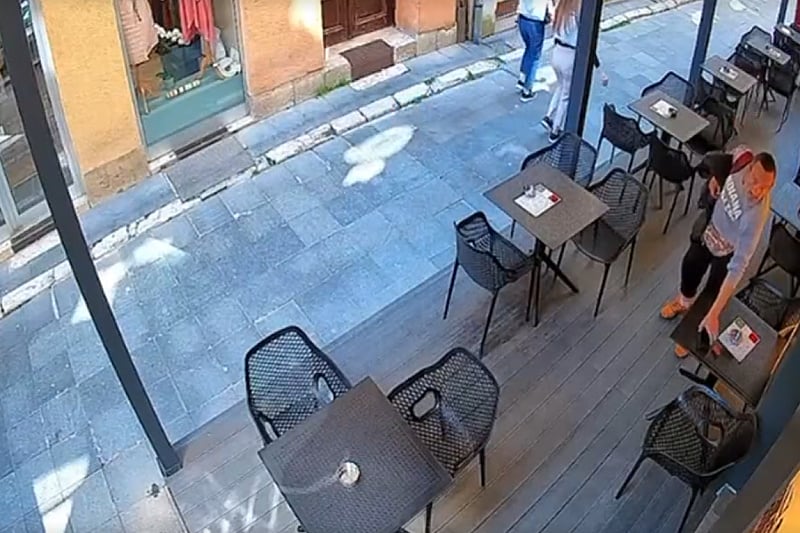 Sarajevo: Nadzone kamere snimile lopova kako krade telefon sa stola restorana u Starom Gradu