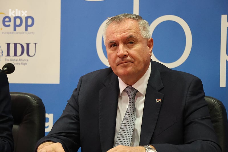 Sramotan ispad Radovana Viškovića u NSRS: Zastupnicu PDP-a pitao “zašto ne rađa”