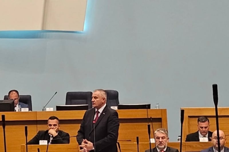 Nije majka Muju klela što se kladio nego što se vadio: Vlada RS-a ima objašnjenje za Viškovićev ispad