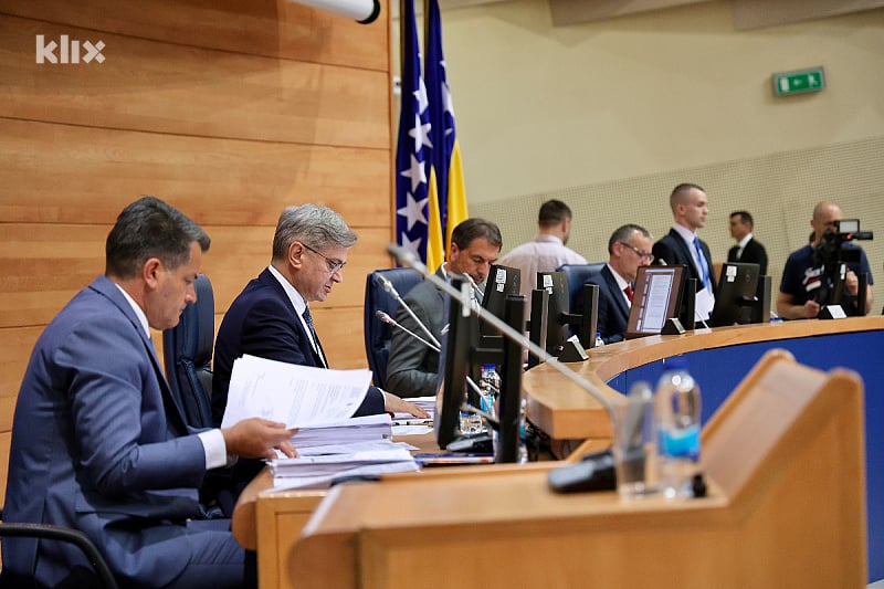 Predstavnički dom PSBiH usvojio sve današnje tačke dnevnog reda, Zvizdić predložio selfie za uspomenu