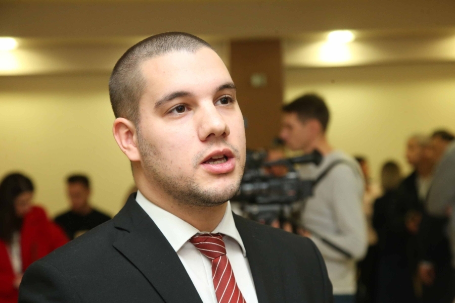 VUČINIĆ O IZETBEGOVIĆU, DODIKU I PRIJETNJAMA OPOZICIJI U RS: ‘Vrana vrani oči ne vadi, Bakiru odgovara da se…’