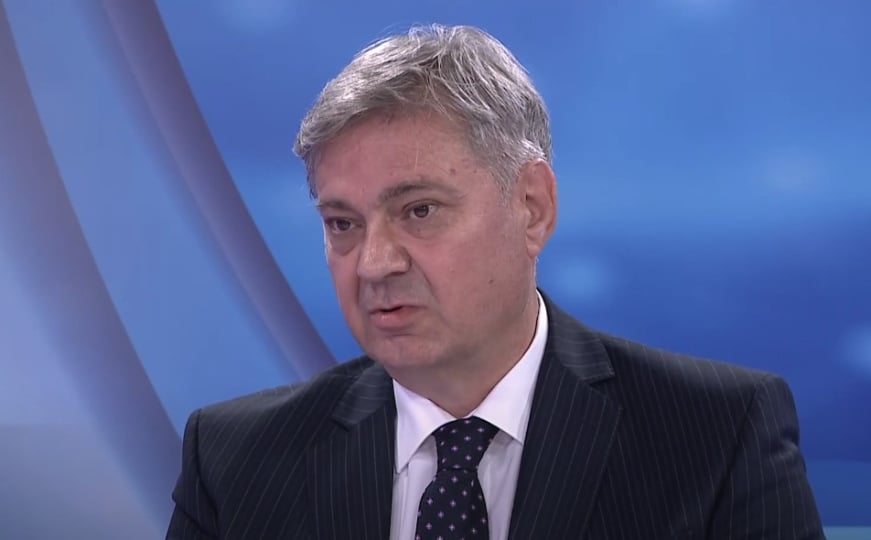 Denis Zvizdić: ‘HDZ sjedi na dvije stolice, sve više članova želi napustiti Dodikov zagrljaj’