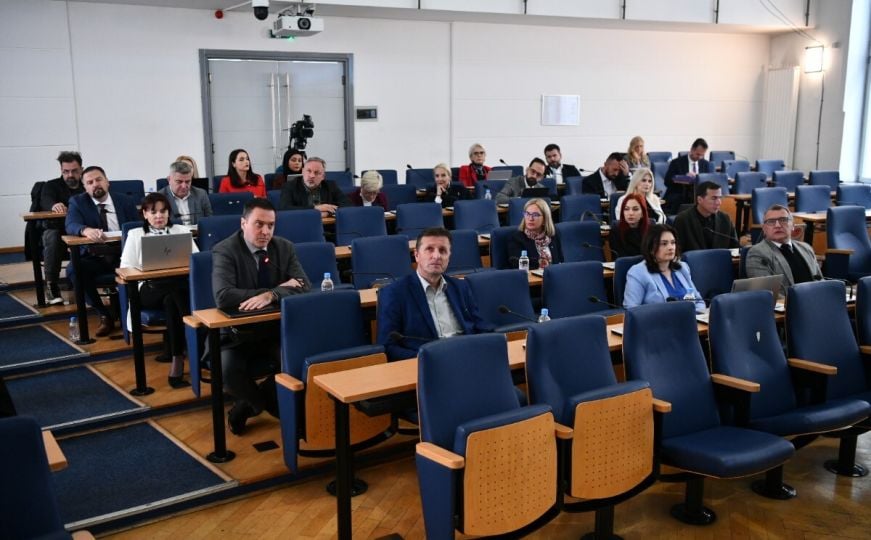 Na sjednici Vlade KS: Usvojeno povećanje plaća zdravstvenim radnicima za 10 posto