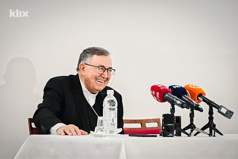 Kardinal Puljić po povratku u BiH govorio o papi Lavu XIV: “Mir ne gradi oružjem; a slika s papom, svakog čuda tri dana dosta…”