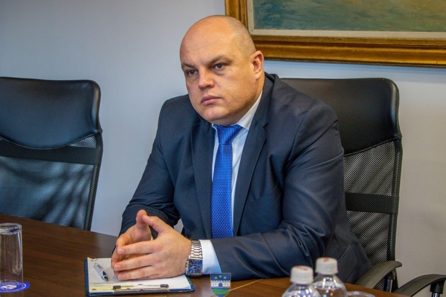 MUSTAFA RUŽNIĆ UPOZORAVA NA SIGURNOSNI KOLAPS: ‘Nije sigurnost bacanje bombi i objavljivanje selfija’