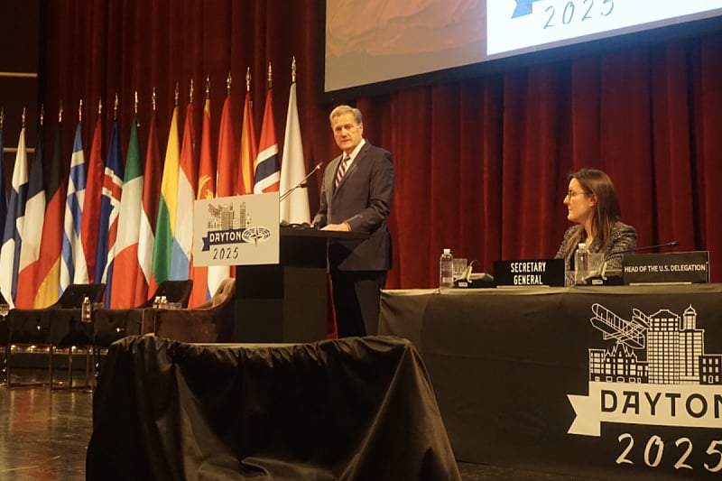 Američki kongresmen Mike Turner: Tanka je linija između užasa u Srebrenici i Mariupolju