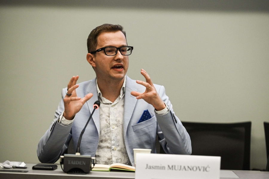 JASMIN MUJANOVIĆ OTKRIO ŠOKANTNE DETALJE SA KONFERENCIJE U DEJTONU: ‘Tim skupom je potpuno dominirao HDZ. Grlić Radman je čak rekao da je…!’