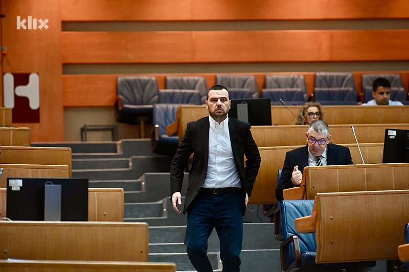 Magazinović zatražio pooštravanje dva antikoruptivna zakona: Umjesto male novčane kazne predviđen zatvor