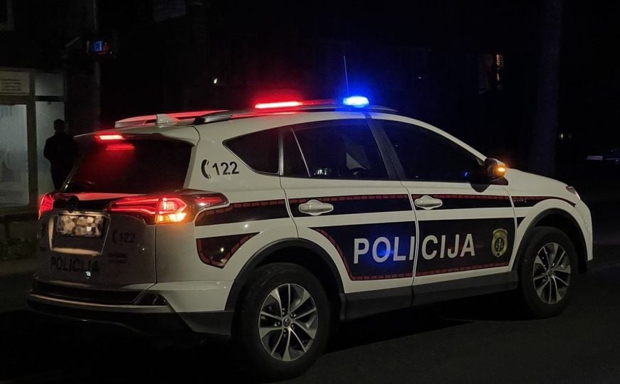 Teška nesreća kod Sarajeva: Jedna osoba poginula, povrijeđene prevoze na KCUS