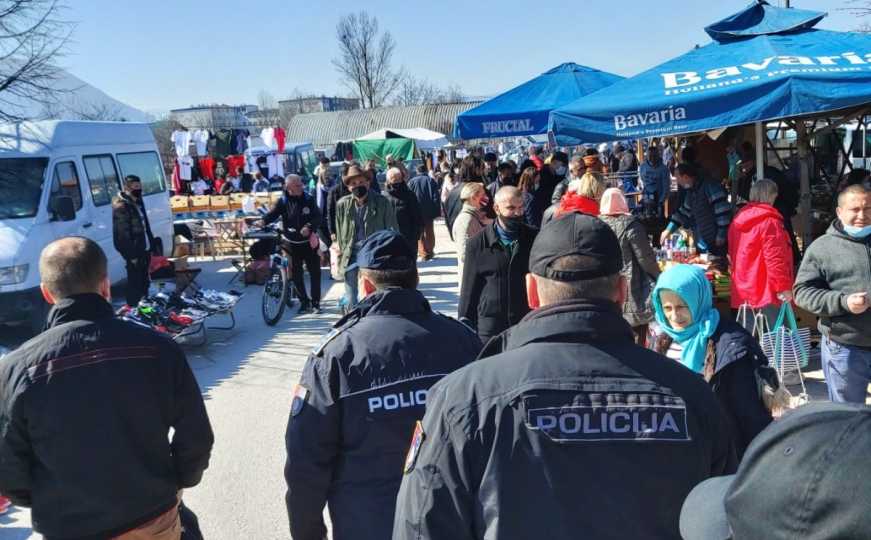 Velika akcija inspekcije i MUP KS na Autopijaci: Zaplijenjeno meso, mliječni proizvodi, voće i duhan