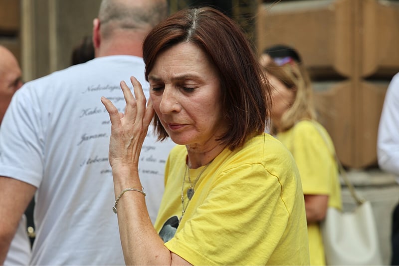 Erna Pendek se rasplakala: Nadam se da nikada neće izaći na slobodu, naša kazna je jer živimo bez Farisa