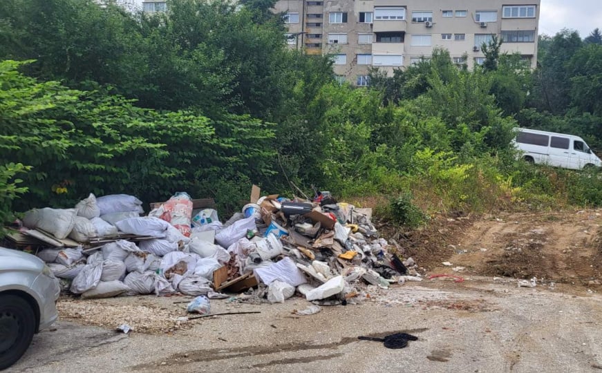 KJKP Rad na terenu: Započelo čišćenje divlje deponije u općini Centar