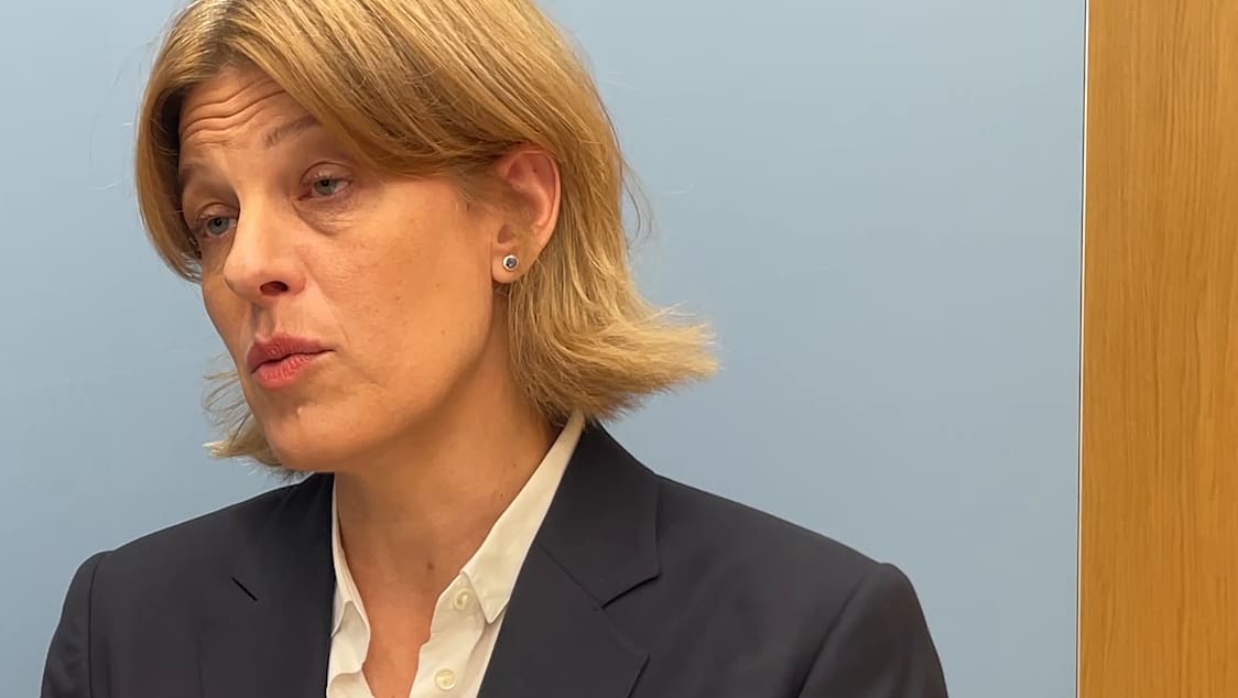 Član Direkcije SNB Petra Tschudin o smanjenju kamatnih stopa: “Prije nego što krenemo negativno, pogledajmo situaciju”