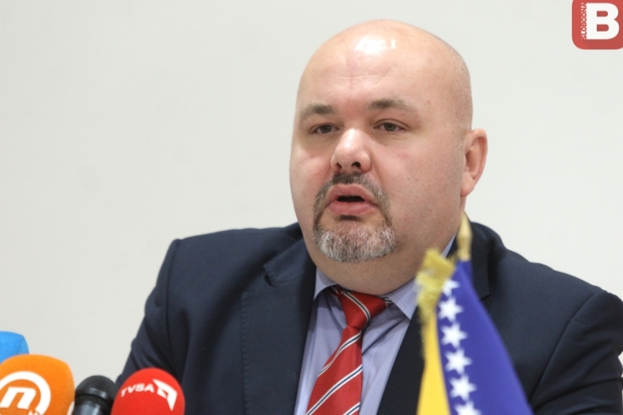 SAUDIN SIVRO KAŽE DA VLADA KS NEMA NOVCA: ‘Pod znakom pitanja čak i isplata…’