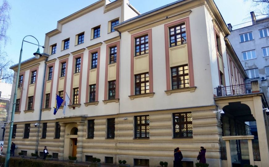 Sumnjiči se za ubistvo majke: Tužilaštvo KS predložilo jednomjesečni pritvor za Ajnu Đukić
