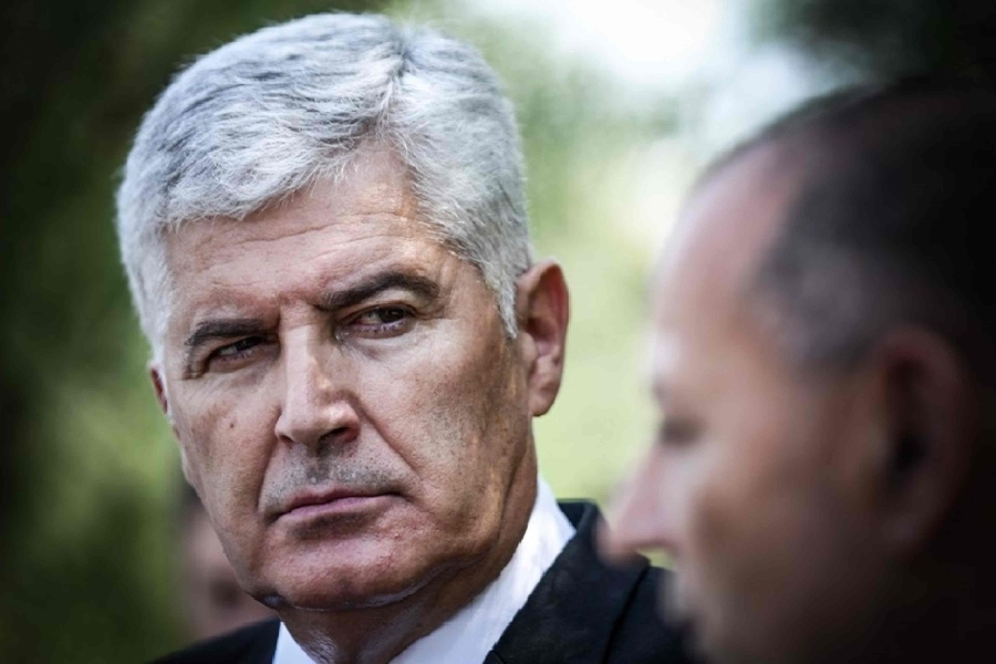 DRAGAN ČOVIĆ DISCIPLINUJE ‘TROJKU’: ‘Od rekonstrukcije Vijeća ministara nema ništa!’