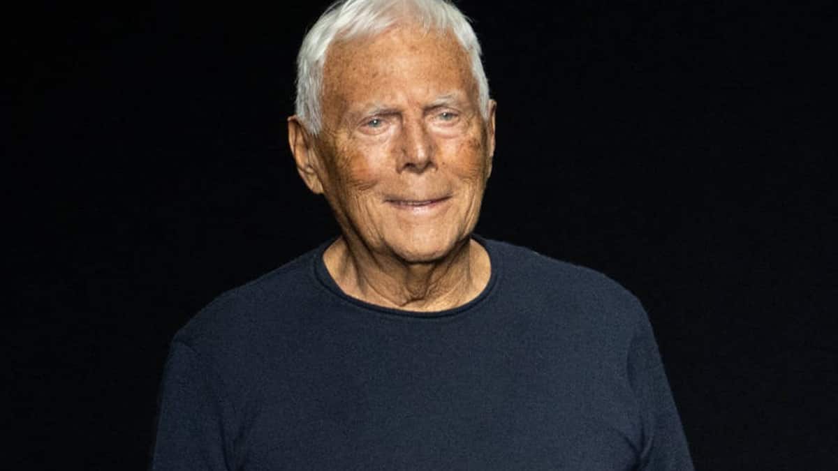 Odgovara Giorgio Armani: Dizajner Otkaži izgled na pitanju show