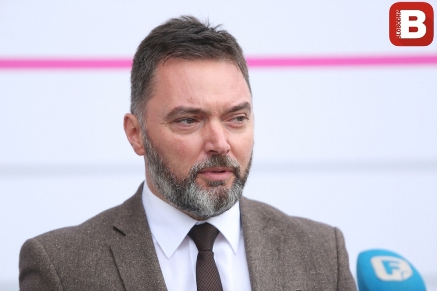 STAŠA KOŠARAC SE PRIDRUŽIO STRANAČKOM ŠEFU: Potencijalno novo rukovodstvo SDS-a opisao kao ‘probosansko’