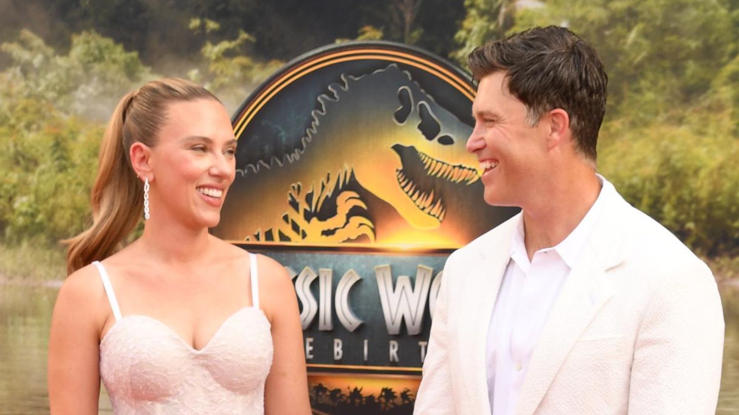 Part pogleda: Scarlett Johansson i Colin Jost stavite sve na (boji) karticu