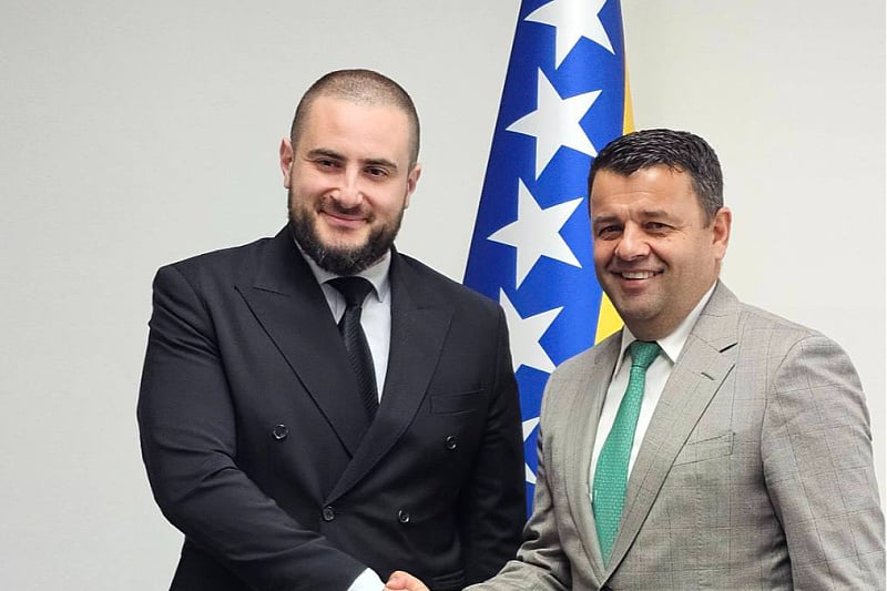 Hurtić i Zukorlić razgovarali o uvođenju vojnog roka u Srbiji, na udaru i oni s dvojnim državljanstvom