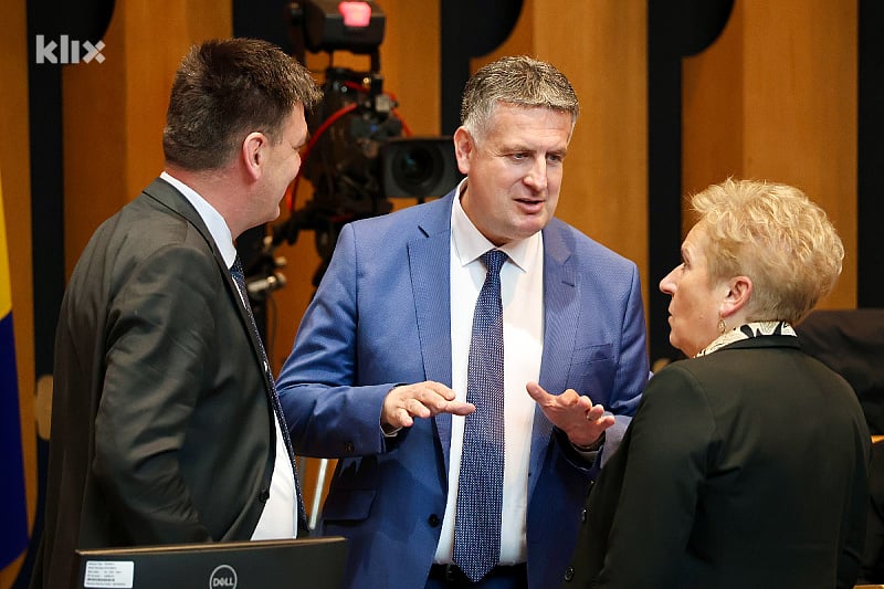 Sutra hitna sjednica Doma naroda Parlamenta BiH, na dnevnom redu smjene SNSD-ovaca i HDZ-ov izborni zakon