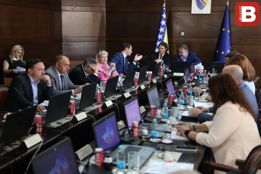 VLADA FBiH SE BAVILA KADROVIMA: Imenovan i Upravni odbor KCUS-a, evo ko je u njemu