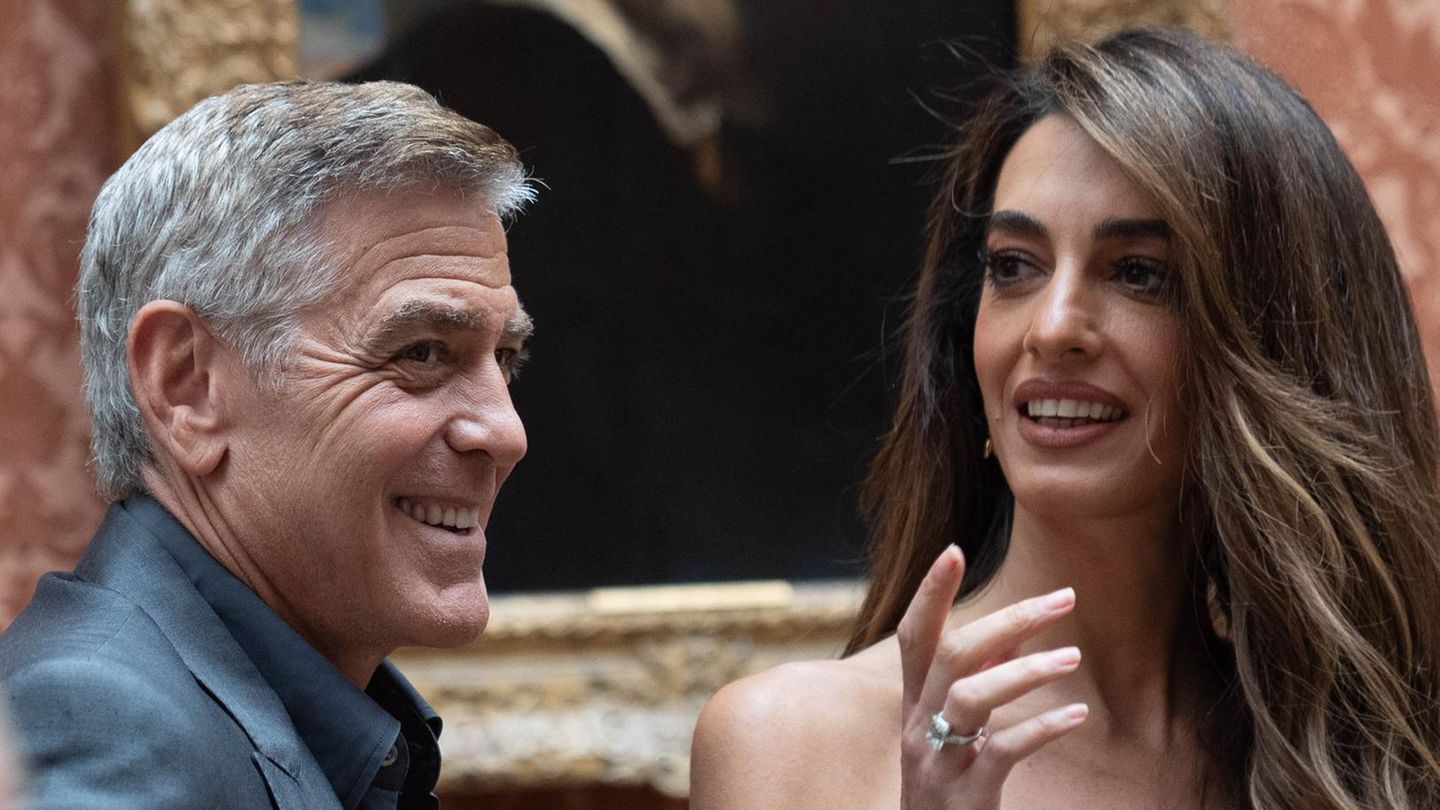 Amal Clooney: Odvažan! Vraća ovo namršteno na Trend 90-ih