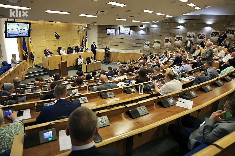 Prekinuta sjednica Predstavničkog doma Parlamenta FBiH, oboren dnevni red