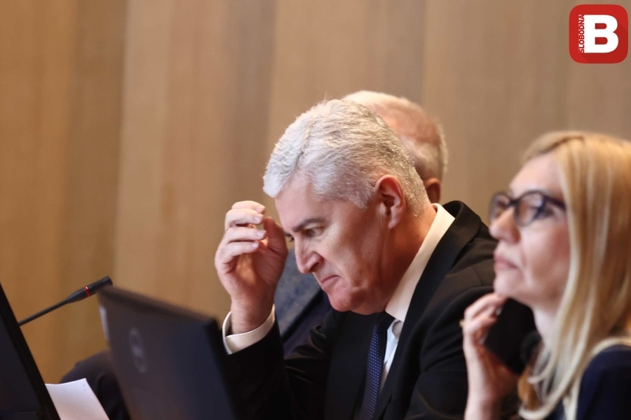 ŠAHOVSKA PARTIJA U DOMU NARODA PRIPALA OPOZICIJI: ‘Čović i HDZ upali u sopstvenu zamku – predložili, pa pobjegli!’