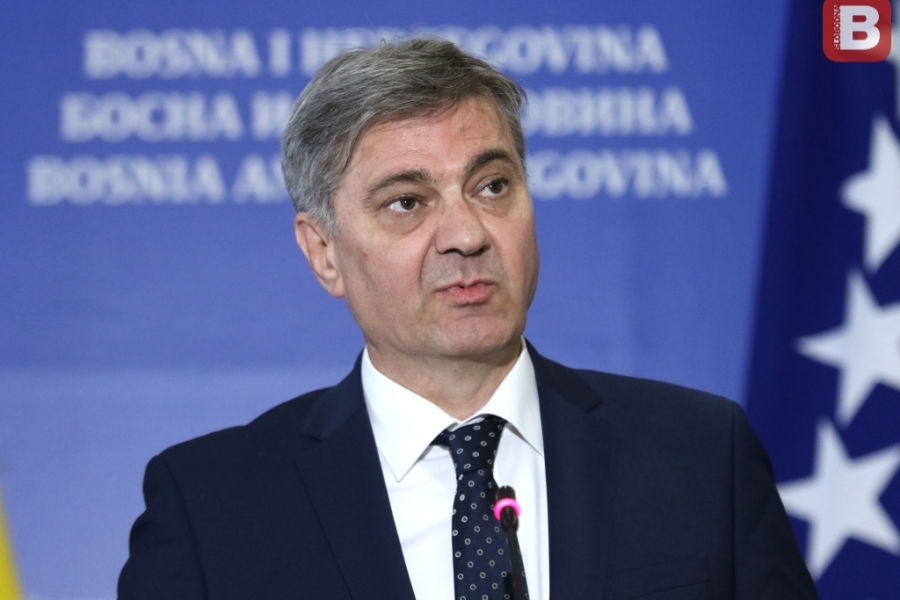 DENIS ZVIZDIĆ PORUČUJE: ‘Ako HDZ nastavi biti ‘živi štit’ za Dodika – pitanje je ima li koalicija uopće smisla’
