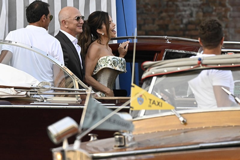 Jesu li se Jeff Bezos i Lauren Sanchez ranije vjenčali? “Ceremonija je simbolična, već su potpisali papire”