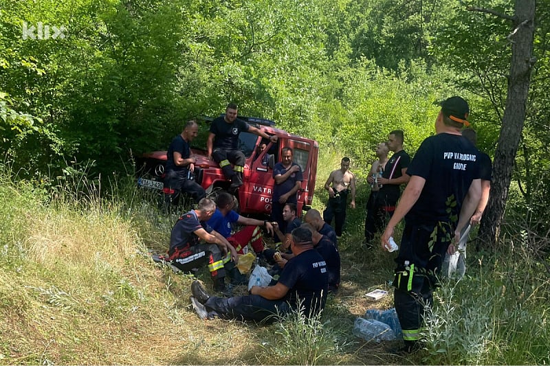 Ugašene glavne linije požara u Grudama, angažovano 50 vatrogasaca