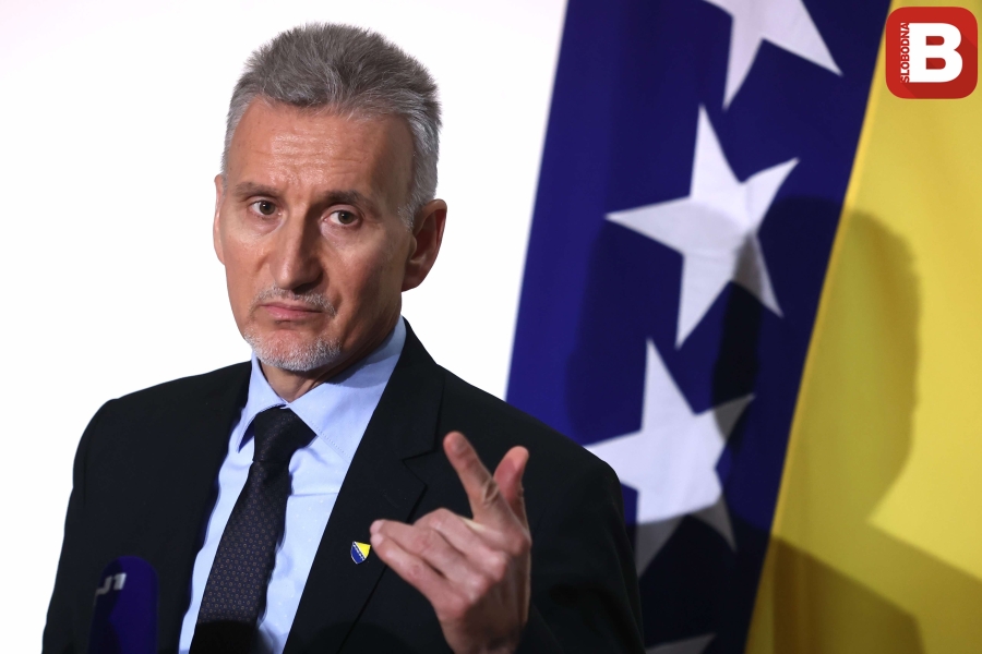 ADEMOVIĆ PROZIVA NAČELNIKA NOVOG GRADA: ‘Nek’ se Efendić pokrije po glavi i postidi’
