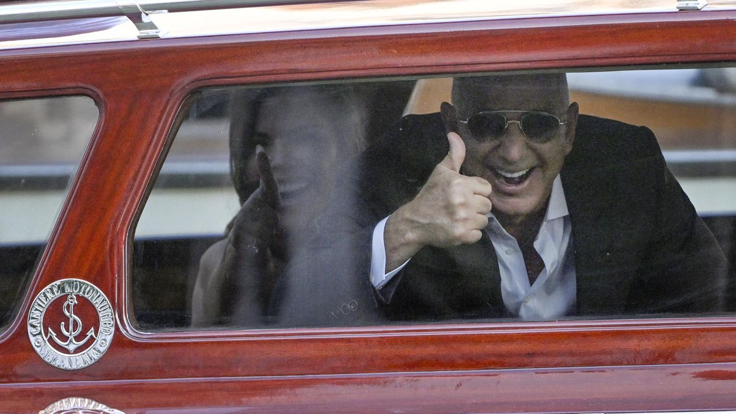 Lauren Sánchez + Jeff Bezos: objavili ste prvu vjenčanu fotografiju