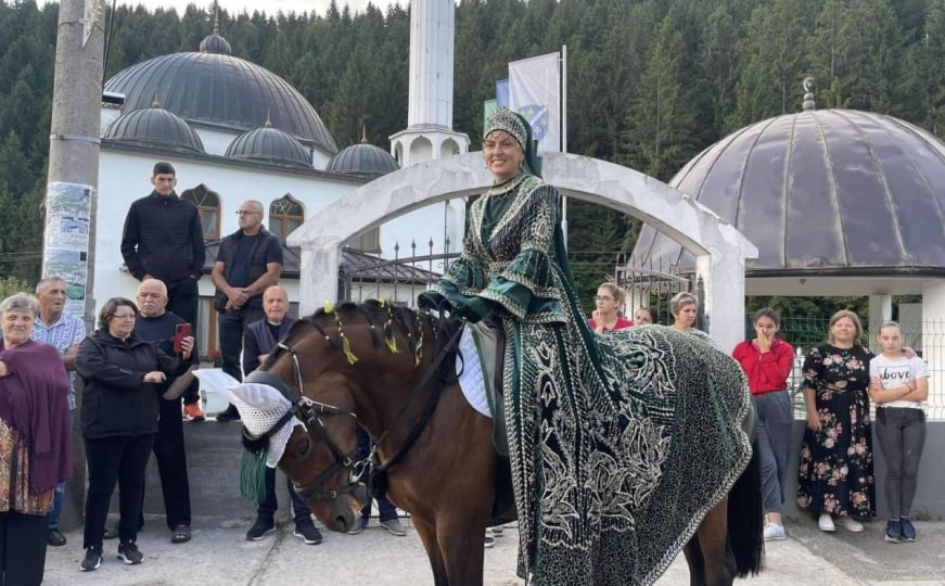 Tradicija Ajvatovice traje više od 500 godina: Konjanici iz Karaule krenuli prema Donjem Vakufu