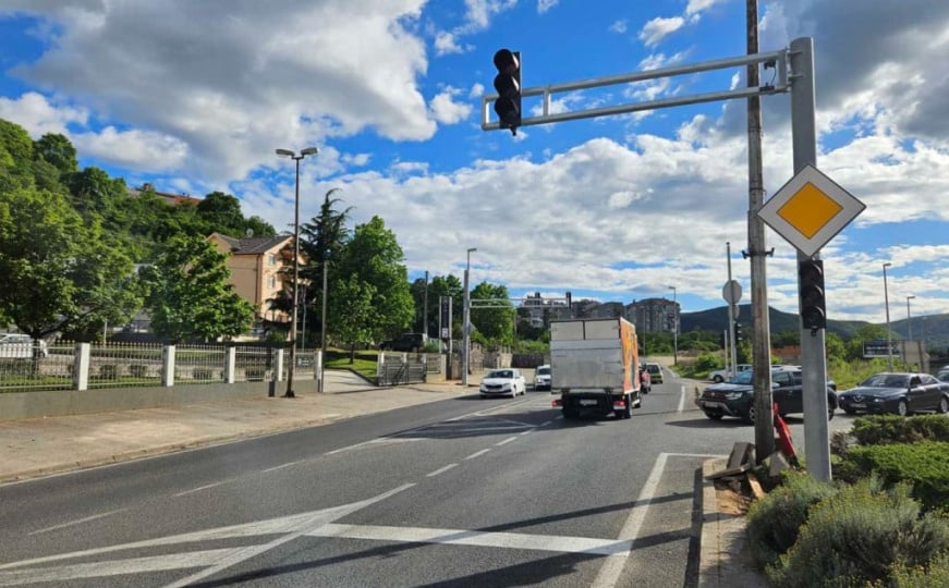 Gužve na ulazu u Mostar sve veći problem: Traži se izmjena režima rada semafora