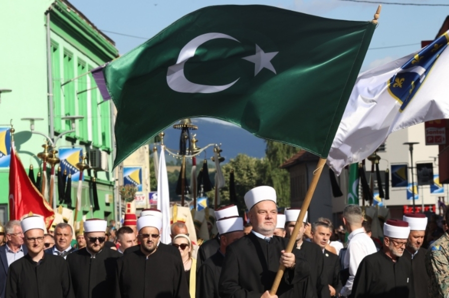 NAJLJEPŠI PRIZORI TRADICIJE: Svečani defile konjanika u Donjem Vakufu