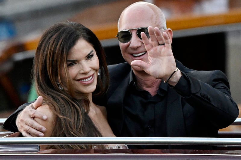 Na večerašnjoj proslavi vjenčanja Jeffa Bezosa i Lauren Sanchez nastupit će Usher i DJ Cassidy