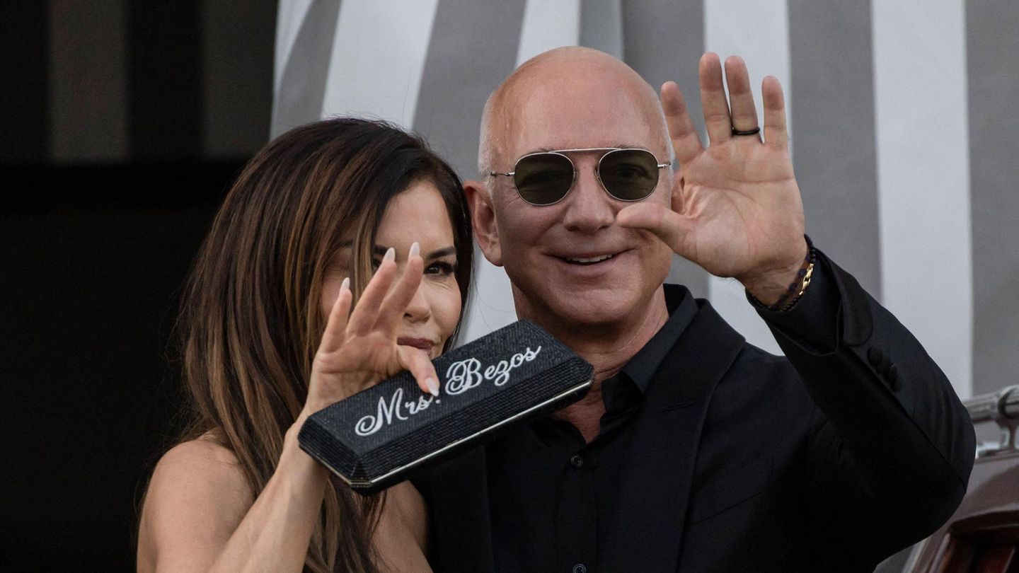 Jeff Bezos + Lauren Sánchez: Lauren Sánchez izaziva osećaj s novim dodatkom