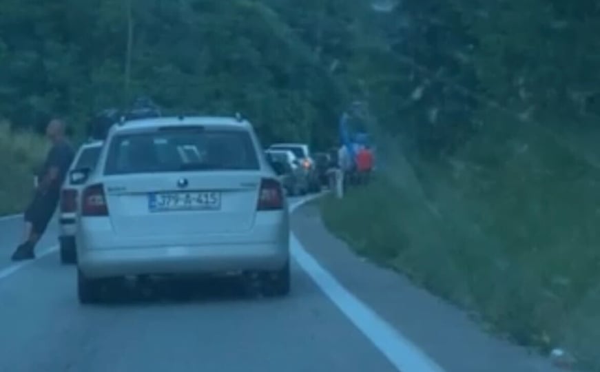 Nesreća kod Travnika: Saobraćaj obustavljen, ima povrijeđenih
